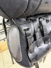 Load image into Gallery viewer, 16 1/2” XW/Changeable Gullet Thorowgood Compact GP Saddle - Black