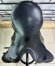Load image into Gallery viewer, 17 1/2” Medium Barnsby Dressage Saddle - Black