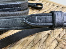 Load image into Gallery viewer, S/H Jeffries Wembley English Rubber Reins - Black - Cob