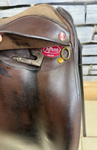 Load image into Gallery viewer, 16” XW Jeffries Close Contact Show/WH Saddle - Brown - Extra Wide