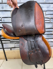 Load image into Gallery viewer, 16 1/2” MW Harry Dabbs Original AO Close Contact Jump Saddle - Brown