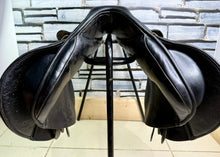 Load image into Gallery viewer, 17” MW Albion K2 Jump Saddle - Black