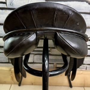 18” Wide Jeffries Falcon Hawk Event Saddle - Black