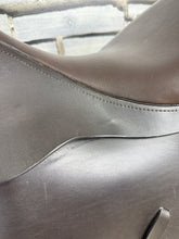 Load image into Gallery viewer, 17 1/2” MW Patrick Wilkinson VSD/WH Saddle - Brown