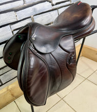 Load image into Gallery viewer, 17” +1 (MW) Equipe Synergy Jump Saddle - Brown - Double Flap
