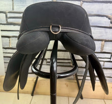 Load image into Gallery viewer, 17 1/2” Wide Thorowgood Griffin Cob GP Saddle - Black