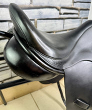 Load image into Gallery viewer, 17” Wide Ideal Toshina Dressage Saddle - Black