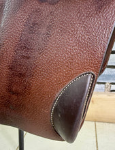 Load image into Gallery viewer, 18 1/2” MW Voltaire Stutgartt Double Flap Jump Saddle - Brown