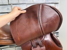 Load image into Gallery viewer, 16 1/2” MW Stride Free Double Flap Jump Saddle - Tan