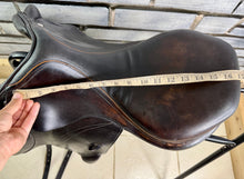 Load image into Gallery viewer, 17” Medium - MW Equipe Expression Monoflap Jump Saddle - Brown