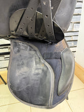 Load image into Gallery viewer, 17” XW Thorowgood Griffin Cob GP Saddle - Black - Extra Wide - Flat Tree - 4 Straps