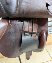 Load image into Gallery viewer, 16”-16 1/2” Medium (33) Prestige Roma Jump Saddle - Brown