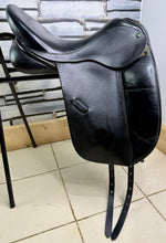 Load image into Gallery viewer, 18” Medium Ideal Suzannah Dressage Saddle - Black
