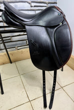Load image into Gallery viewer, 16 1/2” 32/Wide Stubben Dressage Saddle - Brown