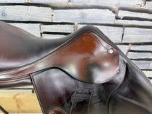 Load image into Gallery viewer, 17” MW Amerigo Vega Monoflap Jump Saddle - Brown