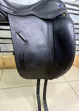 Load image into Gallery viewer, 18” Wide Ideal/Martin Wilkinson Suzannah Dressage Saddle - Black