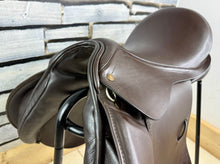 Load image into Gallery viewer, 17 1/2” Medium Silhouette Midas High Wither GP Saddle - Brown