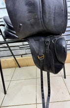 Load image into Gallery viewer, 17 1/2” Wide-XW/Changeable Gullet Kent &amp; Masters Dressage Saddle - Black