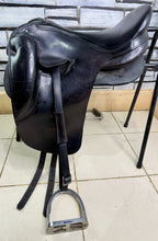Load image into Gallery viewer, 17 1/2” Wide Orthoflex Panel Saddle - Black