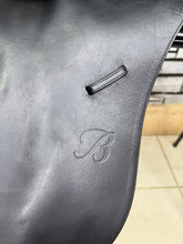 Load image into Gallery viewer, 16 1/2” MW/Changeable Gullet Bates Caprilli GP Saddle - Black - Adult Size Flap - with Cair