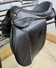 Load image into Gallery viewer, 16” MW Saddle Company Pony GP Saddle - Black - Changeable Width on a Press