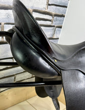 Load image into Gallery viewer, 18” MN Albion Style Dressage Saddle - Black