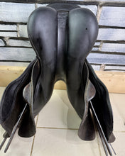 Load image into Gallery viewer, 17 1/2” MW Albion Kontact Dual/Double Flap Jump Saddle - Brown