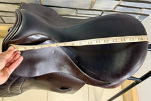 Load image into Gallery viewer, 17” Wide Farrington/Shires GP Saddle - Brown