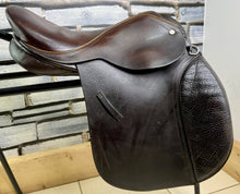 Load image into Gallery viewer, 15” Medium Barnsby Pony Club GP Saddle - Brown