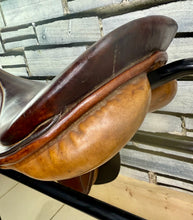 Load image into Gallery viewer, 17 1/2” C (MW) Stubben Siegfried II Jump Saddle - Brown