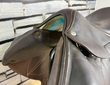 Load image into Gallery viewer, 17” MW Voltaire Lexington Monoflap Jump Saddle -2021- Brown