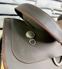 Load image into Gallery viewer, 16” Wintec SQHB Western Saddle - Brown - Lightweight - Never Used!!