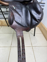 Load image into Gallery viewer, 17 1/2” MW Voltaire Lexington Monoflap Jump Saddle -2015- Brown