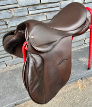 Load image into Gallery viewer, 18” MW Jeffries Falcon Hawk Event Saddle - Brown