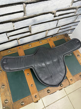 Load image into Gallery viewer, 20” Voltaire Stud Girth - Super Soft Padded Leather Jumping Girth-Black