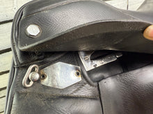 Load image into Gallery viewer, 17 1/2” Medium Albion Platinum Ultima Genesis Dressage Saddle - Black
