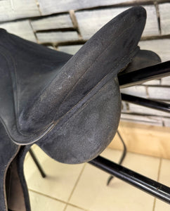 16” MW/Changeable Gullet Wintec Isabell Werth Dressage Saddle - Black