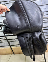 Load image into Gallery viewer, 17 1/2” MW Albion K2 GP Saddle - Black -Big Blocks- Mega Comfy
