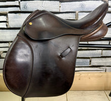Load image into Gallery viewer, 14 1/2” Medium Farrington Small Pony GP Saddle - Brown