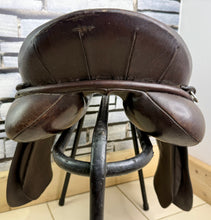 Load image into Gallery viewer, 18” MW Novus WH/VSD Saddle - Brown