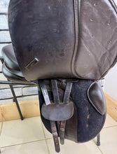 Load image into Gallery viewer, 17 1/2” MW/Fit 2 Lavinia Mitchell Jump Saddle - Brown