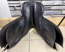 Load image into Gallery viewer, 17” Wide Dever Cob GP Saddle - Black