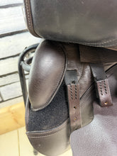Load image into Gallery viewer, 16 1/2” Changeable Gullet Utopia/Discovery Jump Saddle - Brown