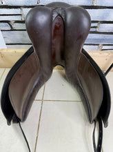 Load image into Gallery viewer, 17 1/2” MW Farrington Kentucky Dressage Saddle - Brown