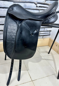 17” Wide Silhouette Dressage Saddle - Black