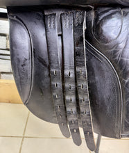 Load image into Gallery viewer, 17” Wide Jeffries Falcon Hawk Event Saddle - Black