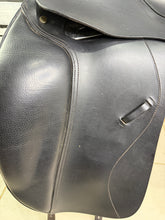 Load image into Gallery viewer, 17 1/2” Medium Barnsby Dressage Saddle - Black