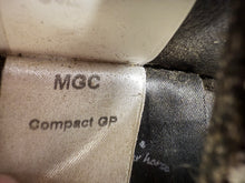 Load image into Gallery viewer, 16 1/2” XW/Changeable Gullet Thorowgood Compact GP Saddle - Black