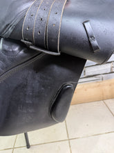 Load image into Gallery viewer, 17 1/2” MN English Made Jump/Hunt/XC Saddle - Black - TB/Ex Racer - Teamchasing