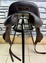 Load image into Gallery viewer, 17” XW Voltaire Lexington Monoflap Jump Saddle - Brown